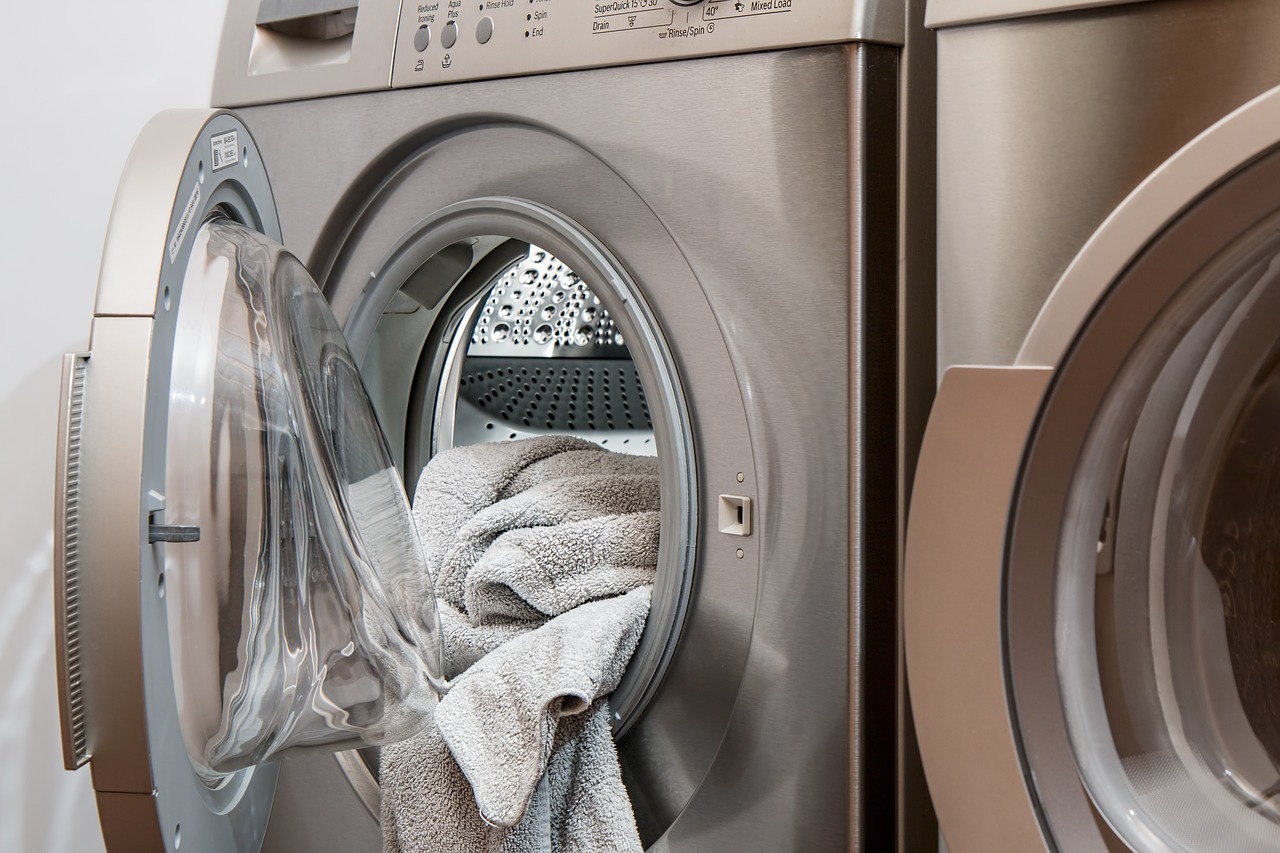 Can Laundry & Dry Cleaning